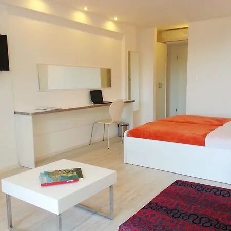 Konukevi White House 4*